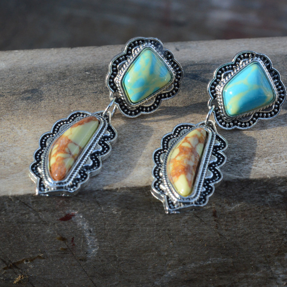 Green Boulder Turquoise Southwestern Earrings Drop - Picture 2 of 4